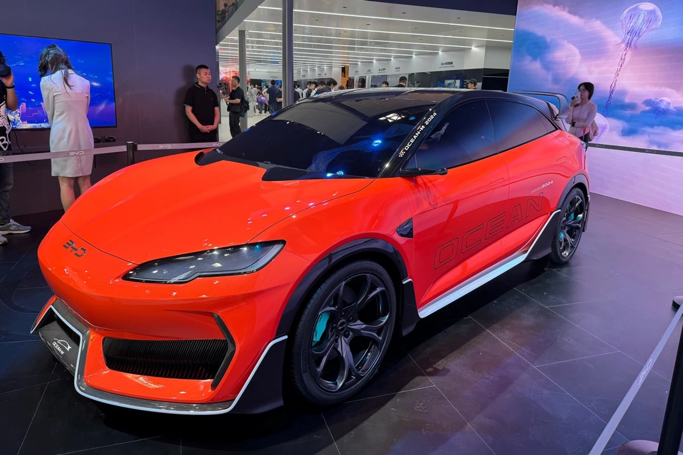 В Пекине открылся автосалон Auto China 2024: наш онлайн-репортаж