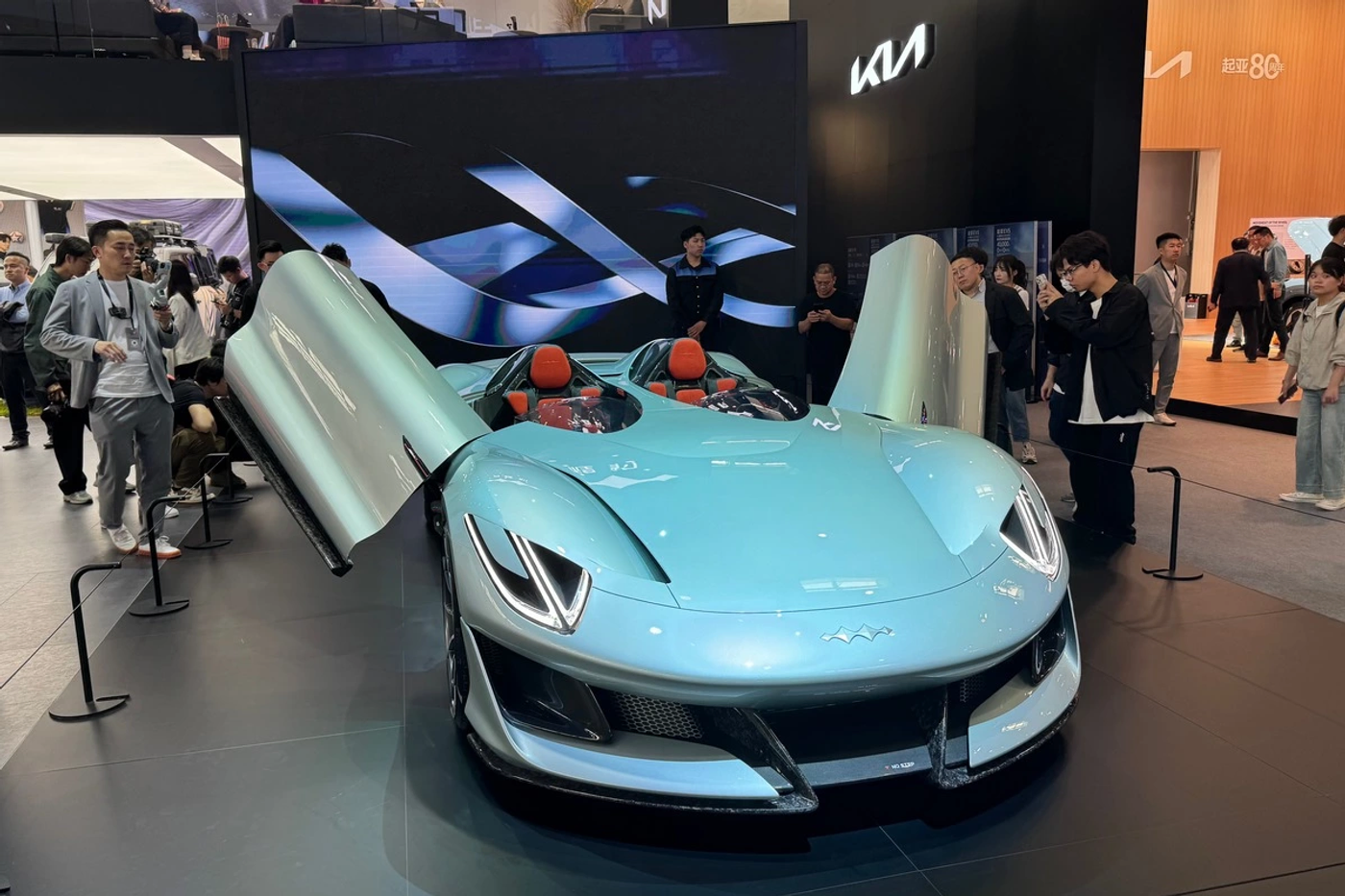 В Пекине открылся автосалон Auto China 2024: наш онлайн-репортаж