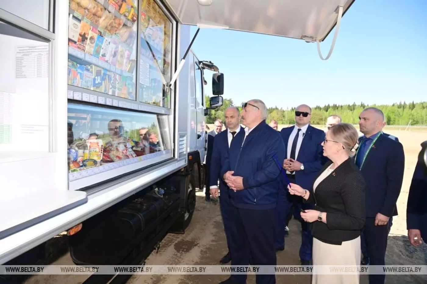 Вот такую автолавку «МАЗ-Купава» представили Александру Лукашенко в Костюковичах