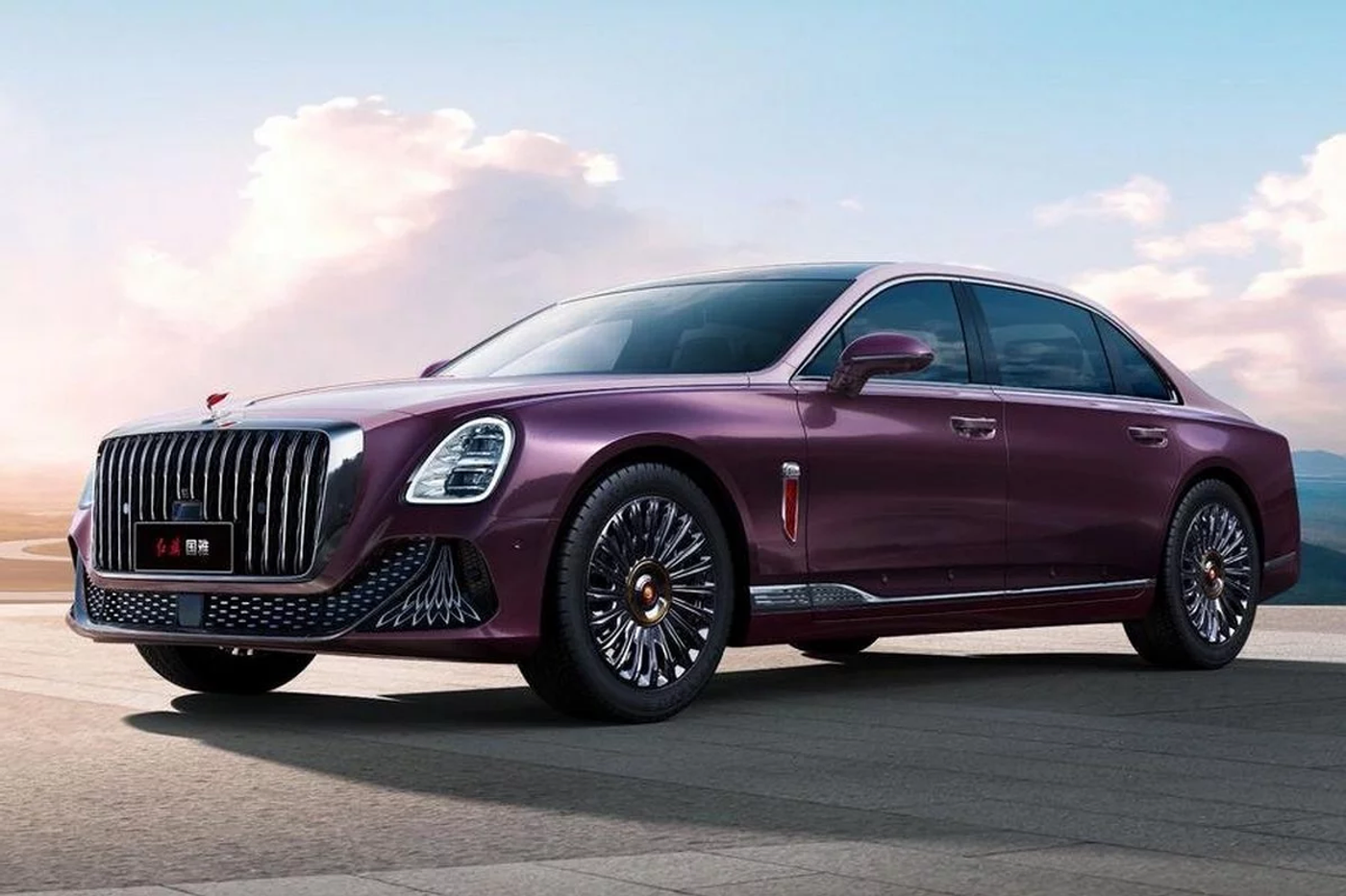 Hongqi Guoya: китайцы показали конкурента Mercedes-Maybach