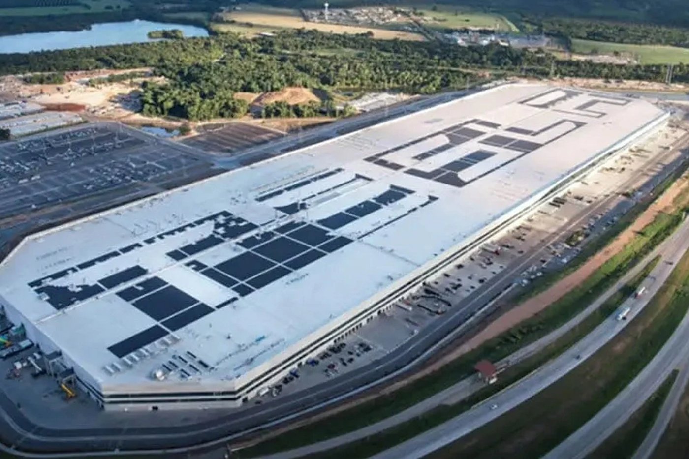 Tesla подала в суд на индийского тезку за копирование товарного знака