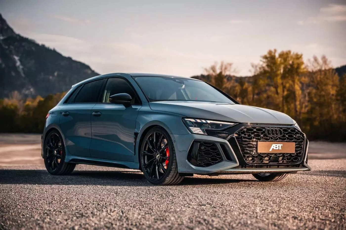 Ателье ABT навело марафет и форсировало Audi RS3