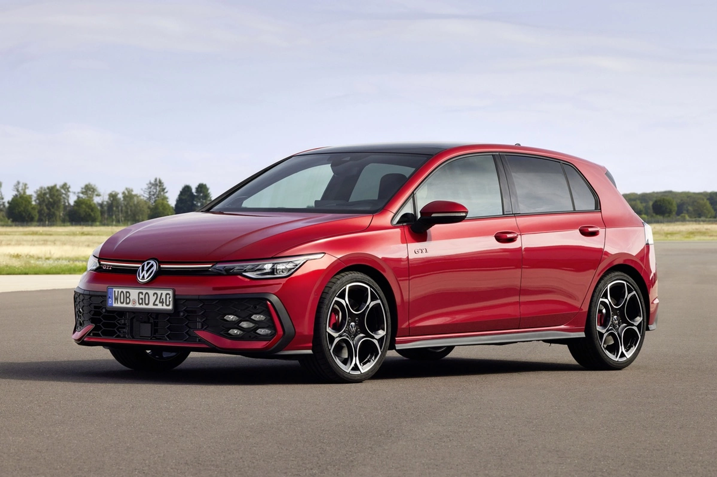 В Volkswagen стартовали продажи обновленного спортивного хэтчбека Golf GTI