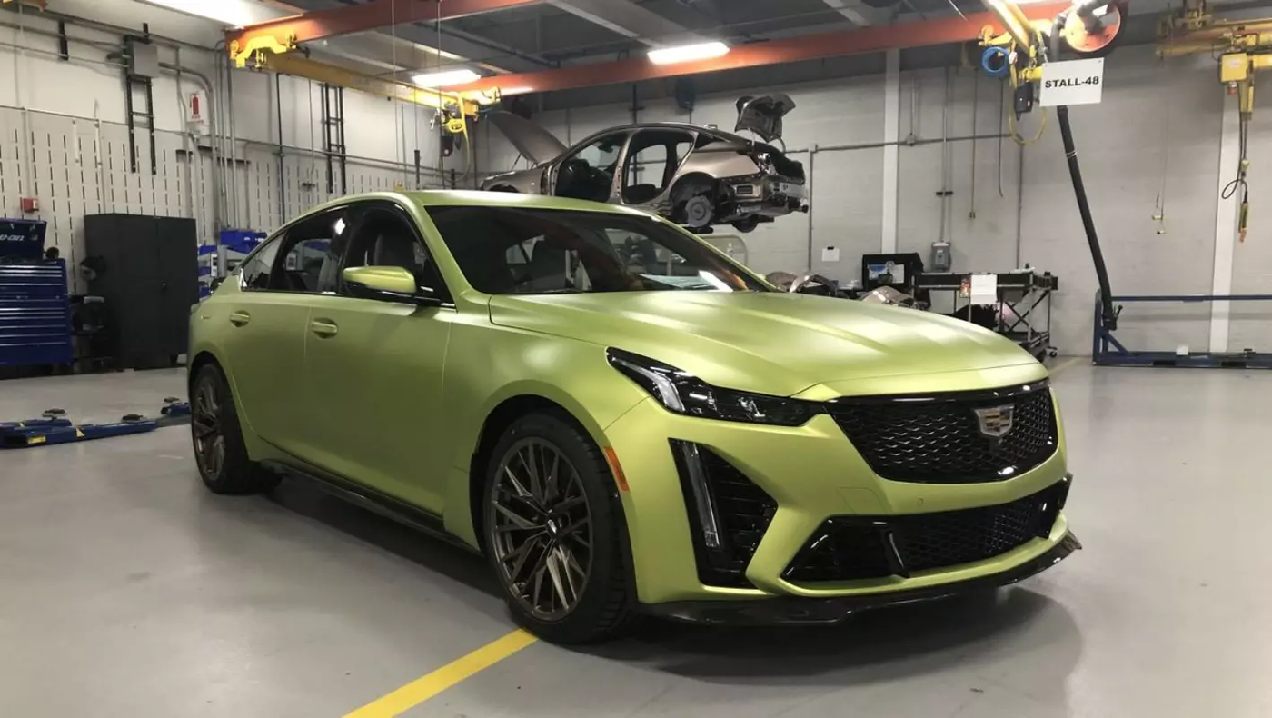 Состоялся дебют юбилейной версии Cadillac CT5-V Blackwing