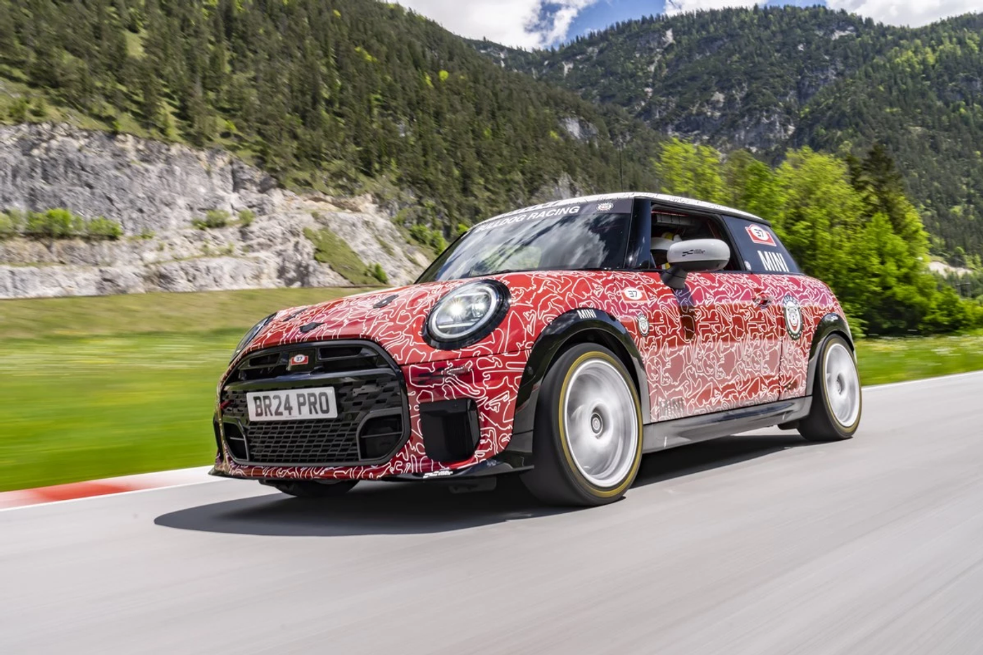 Новый Mini John Cooper Works: первая информация
