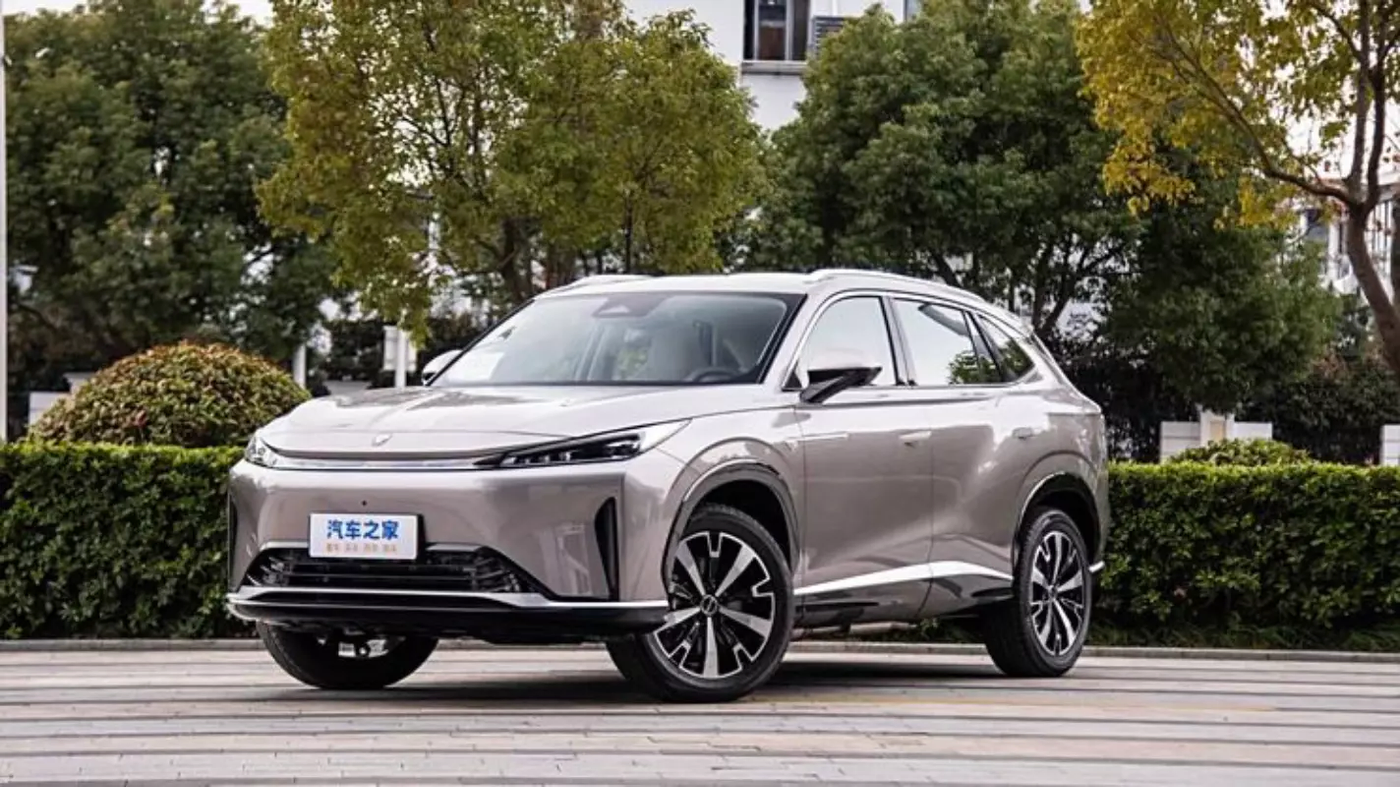Доступный, динамичный, безопасный: на китайский рынок вышел Roewe D5X DMH