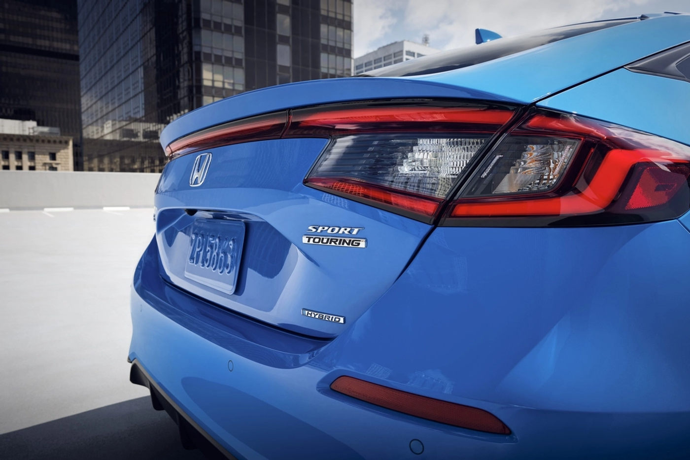 Honda представила обновленные седан и хэтчбек Civic