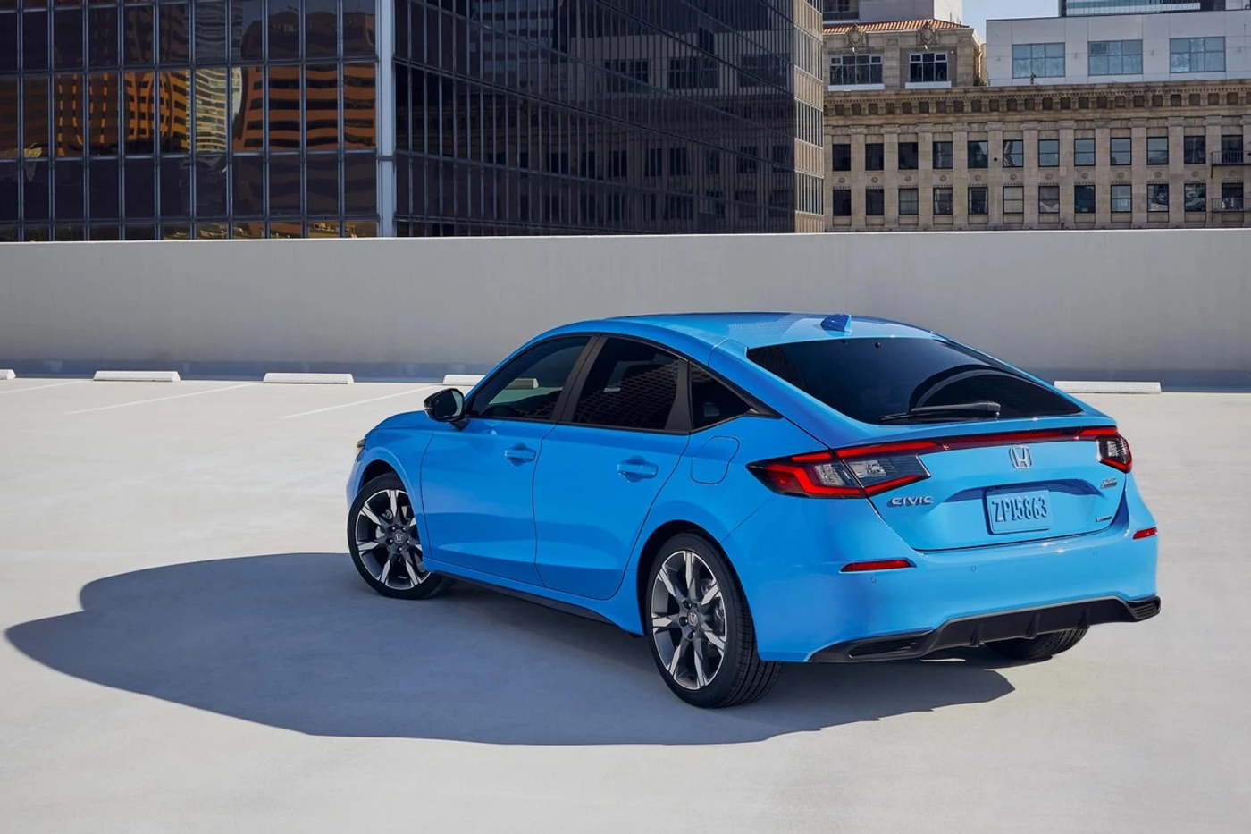 Honda представила обновленные седан и хэтчбек Civic