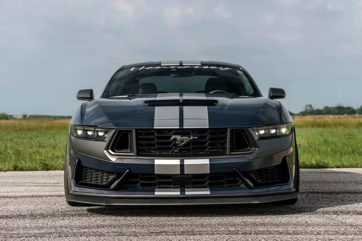 В Hennessey сделали Ford Mustang Dark Horse еще быстрее и динамичнее