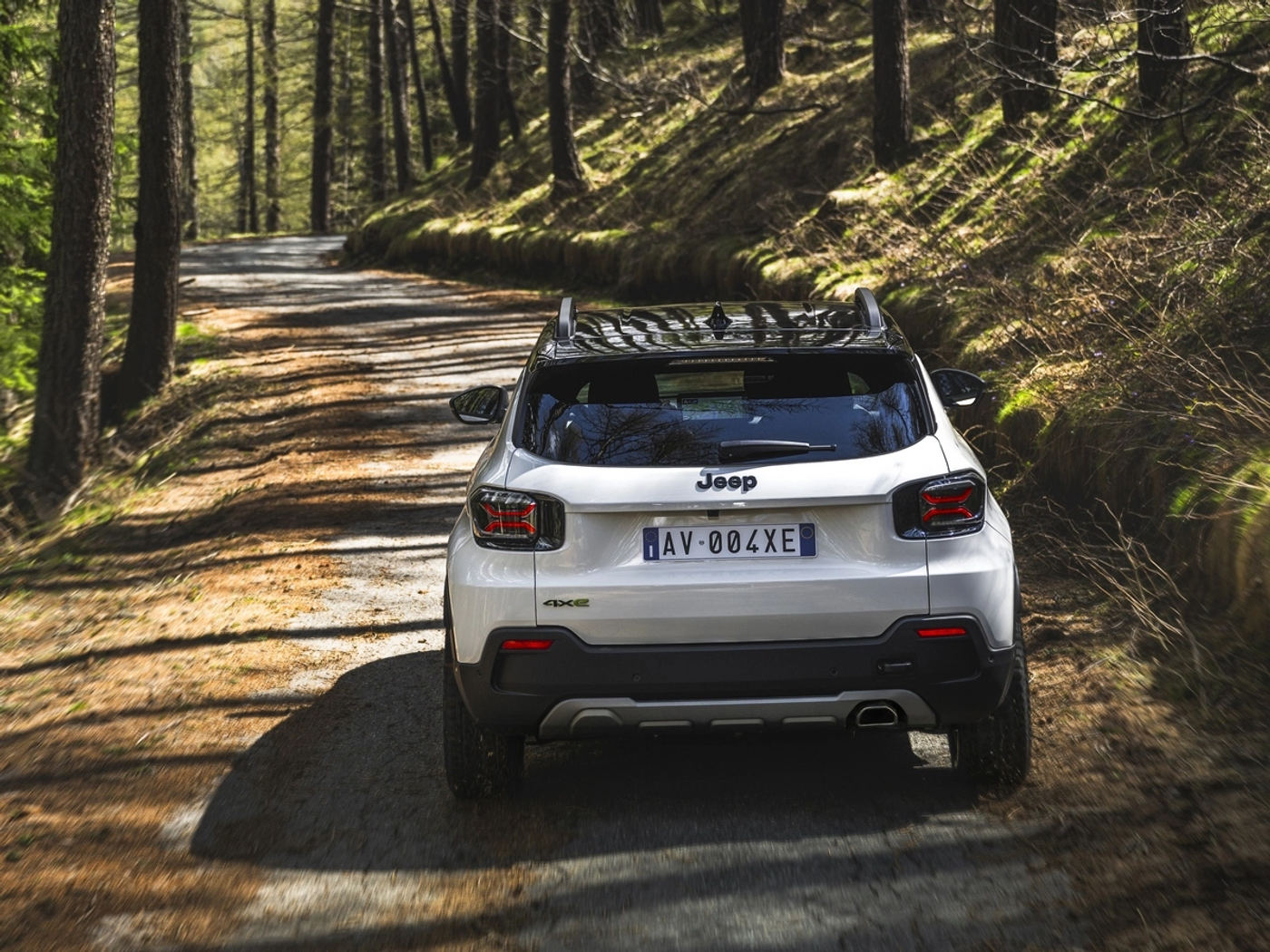У Jeep Avenger появилась полноприводная версия 4xe