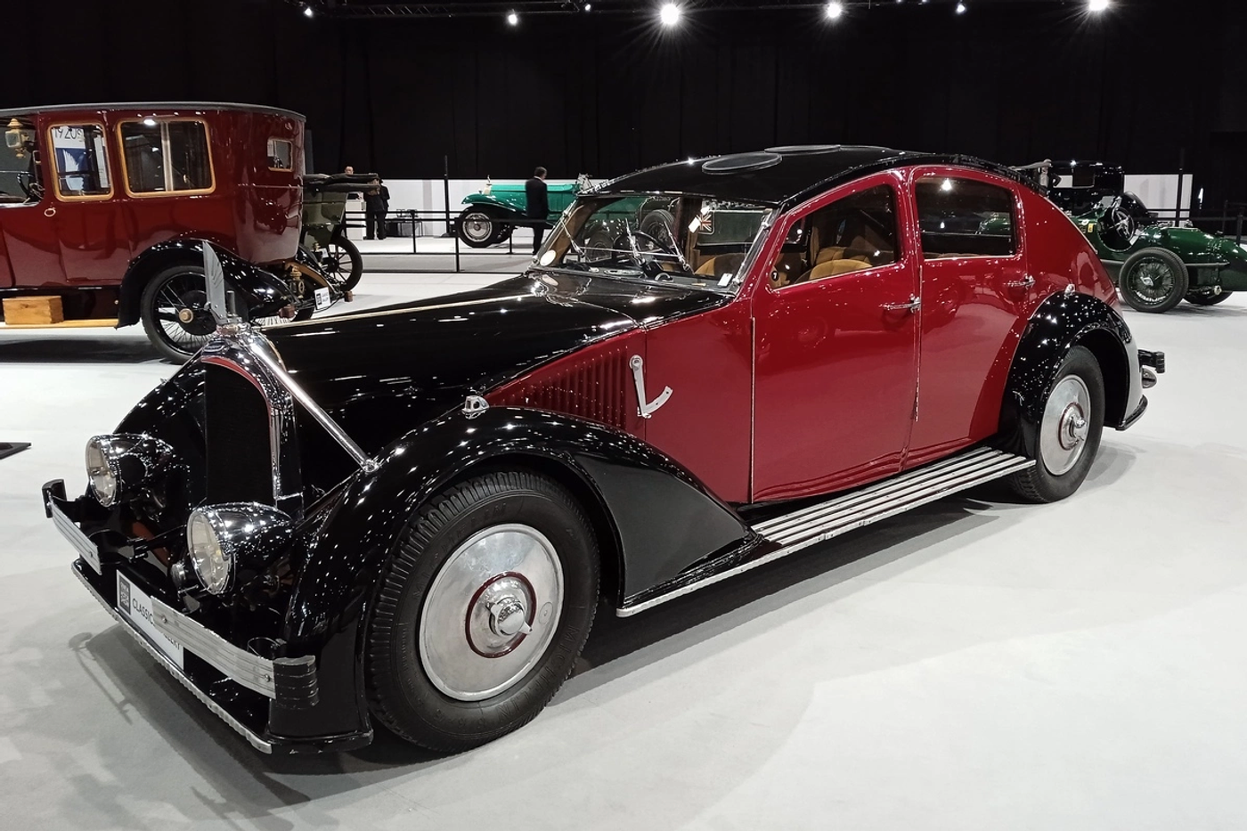 Погружаемся в историю автомобилестроения: от Ford T до Maybach Zeppelin