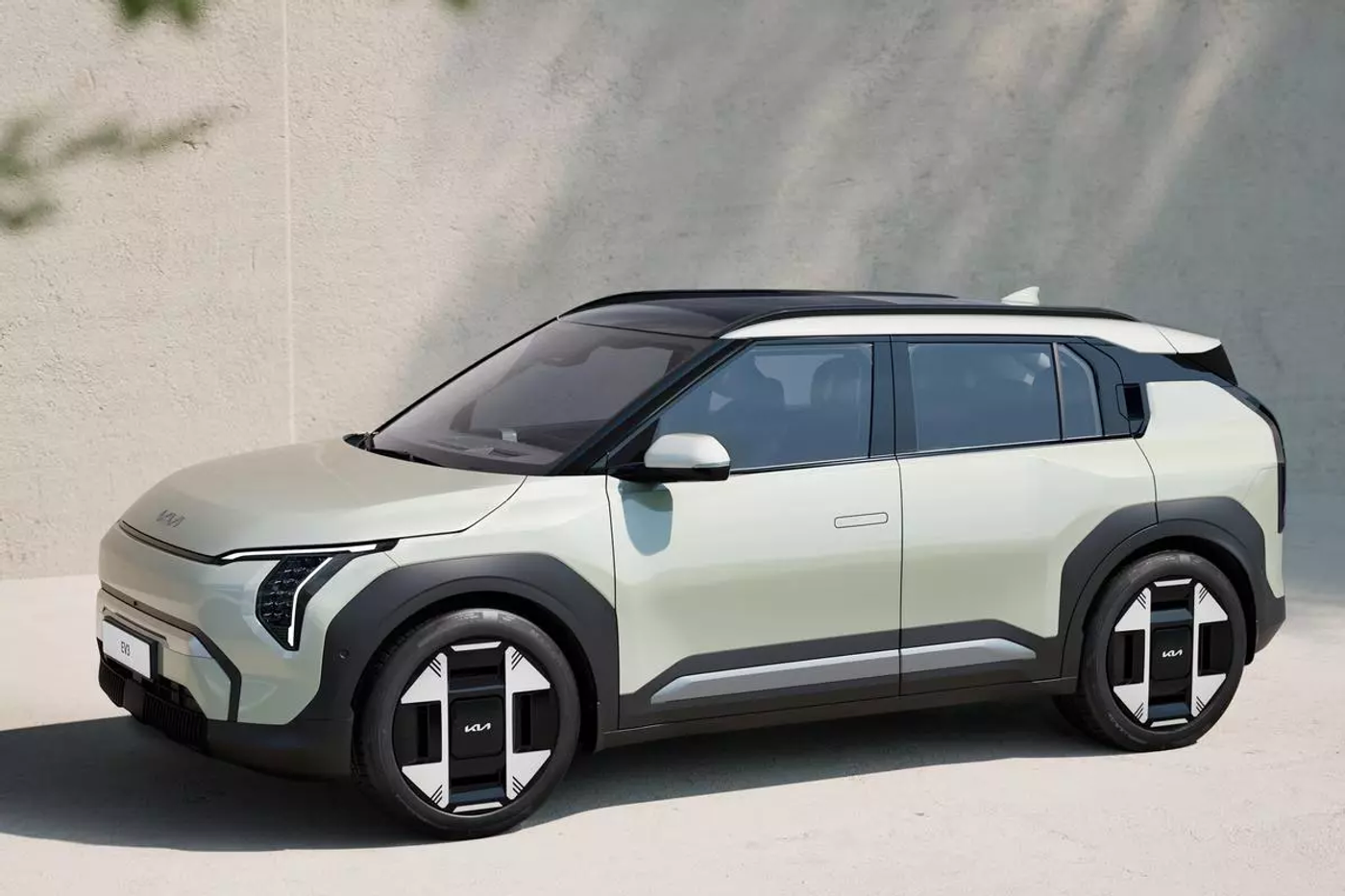 Kia представила электрический паркетник EV3 с запасом хода до 600 км