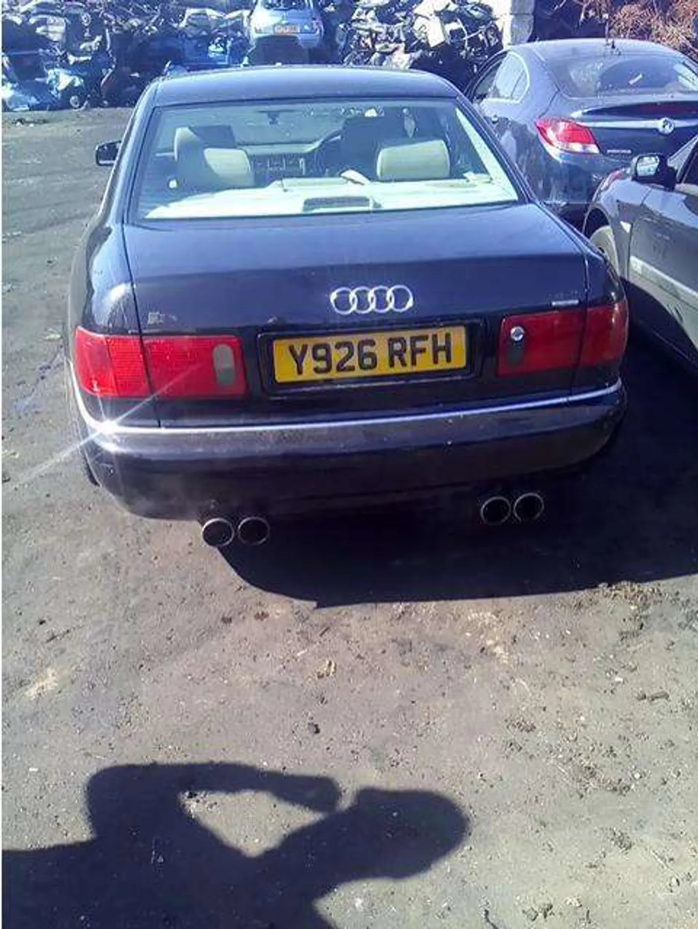 Стекло двери задней правой к Audi A8 2001