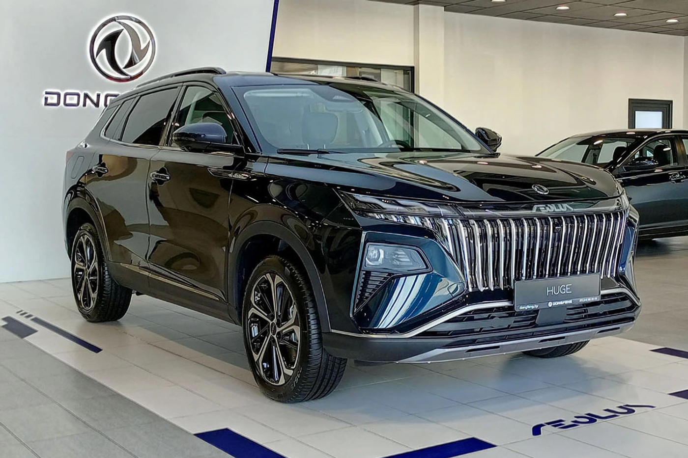 Кроссоверы Huge 2024 модельного года уже в салонах Dongfeng