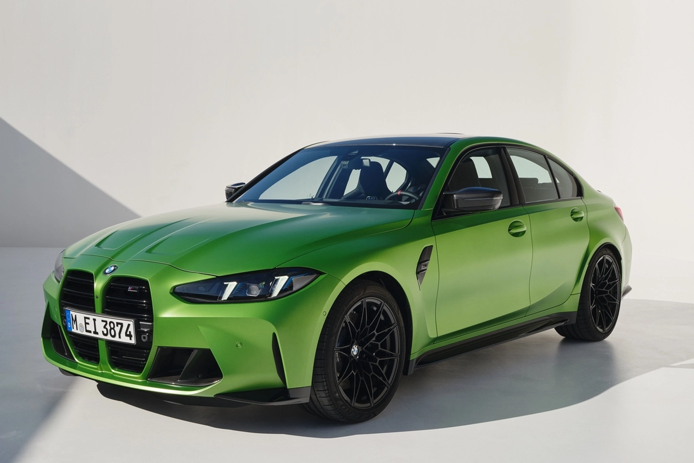 С полным приводом еще мощнее: обновлены седан и универсал BMW M3