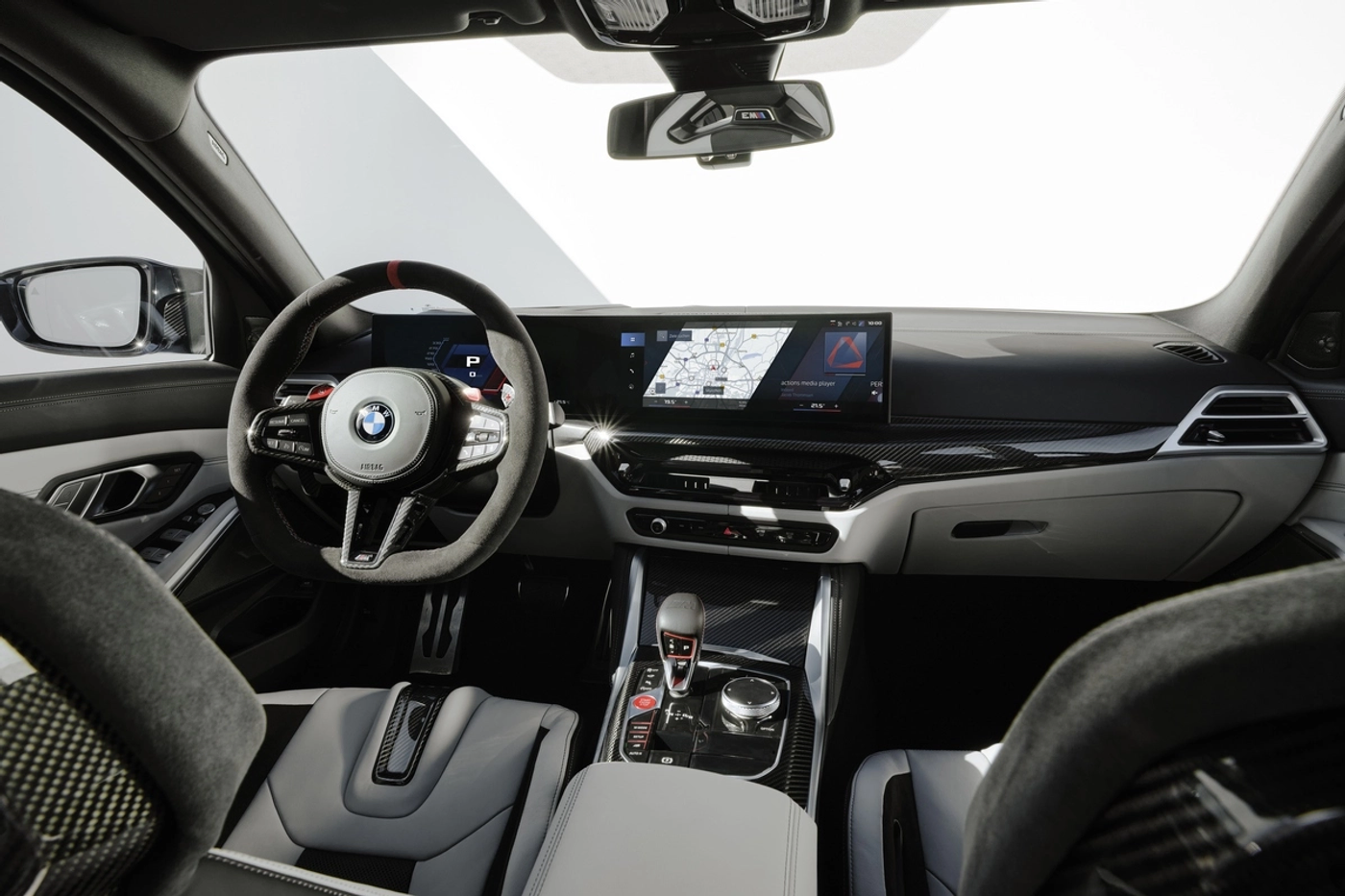 С полным приводом еще мощнее: обновлены седан и универсал BMW M3