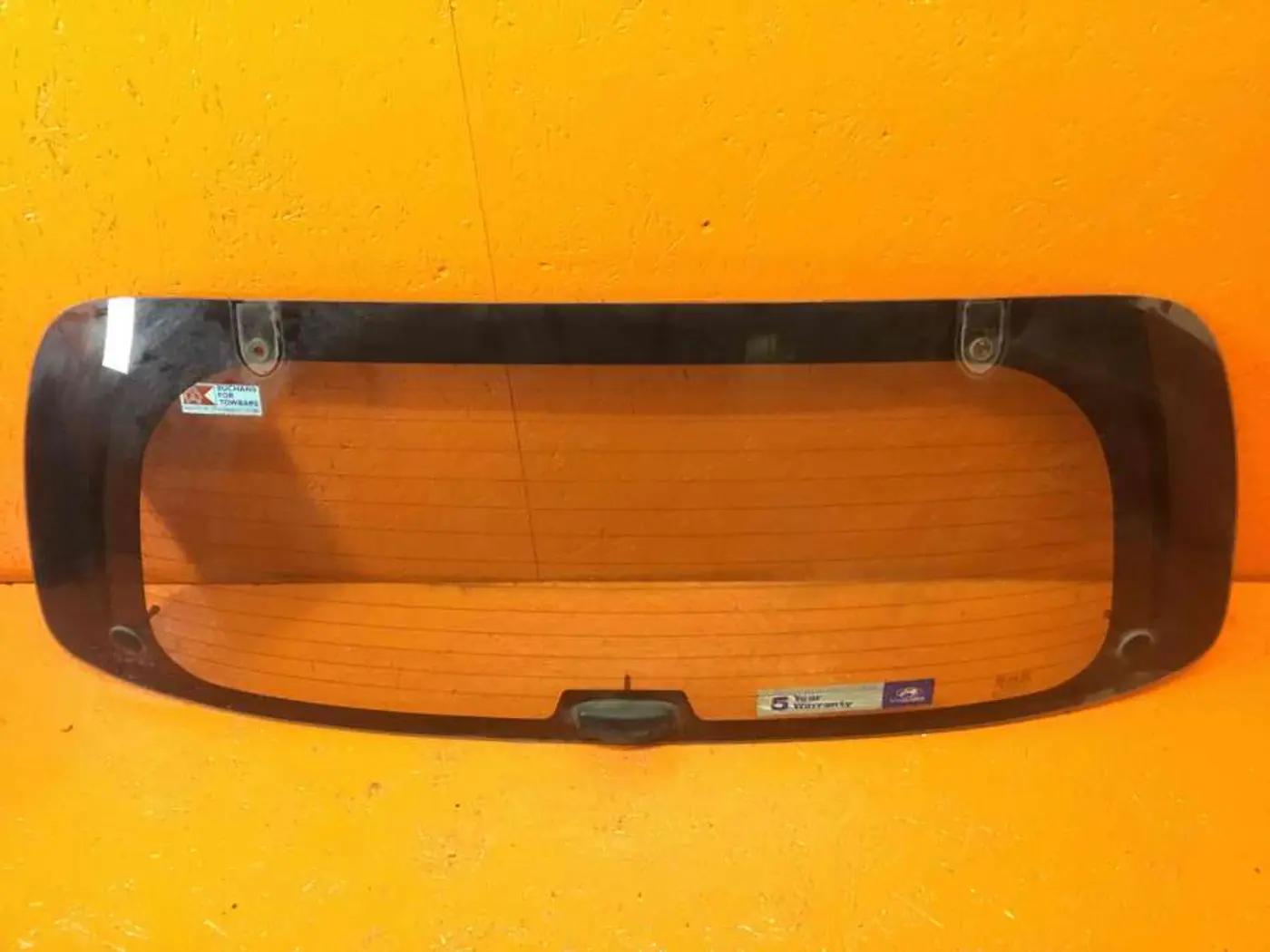 Стекло заднее к Hyundai Santa Fe 2005