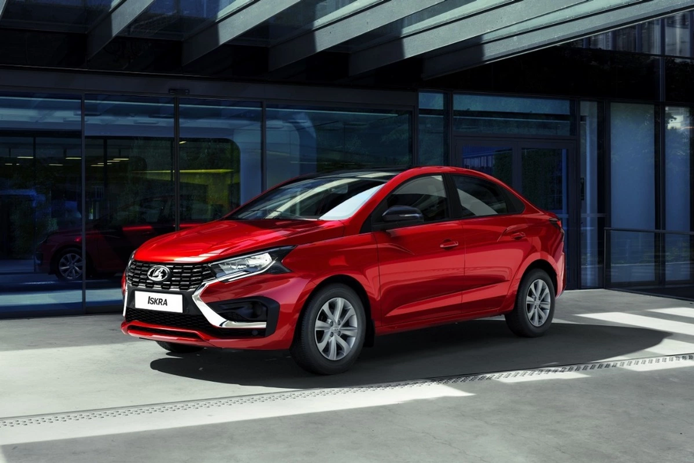 Вазовская Iskra: первый взгляд на новый седан Lada