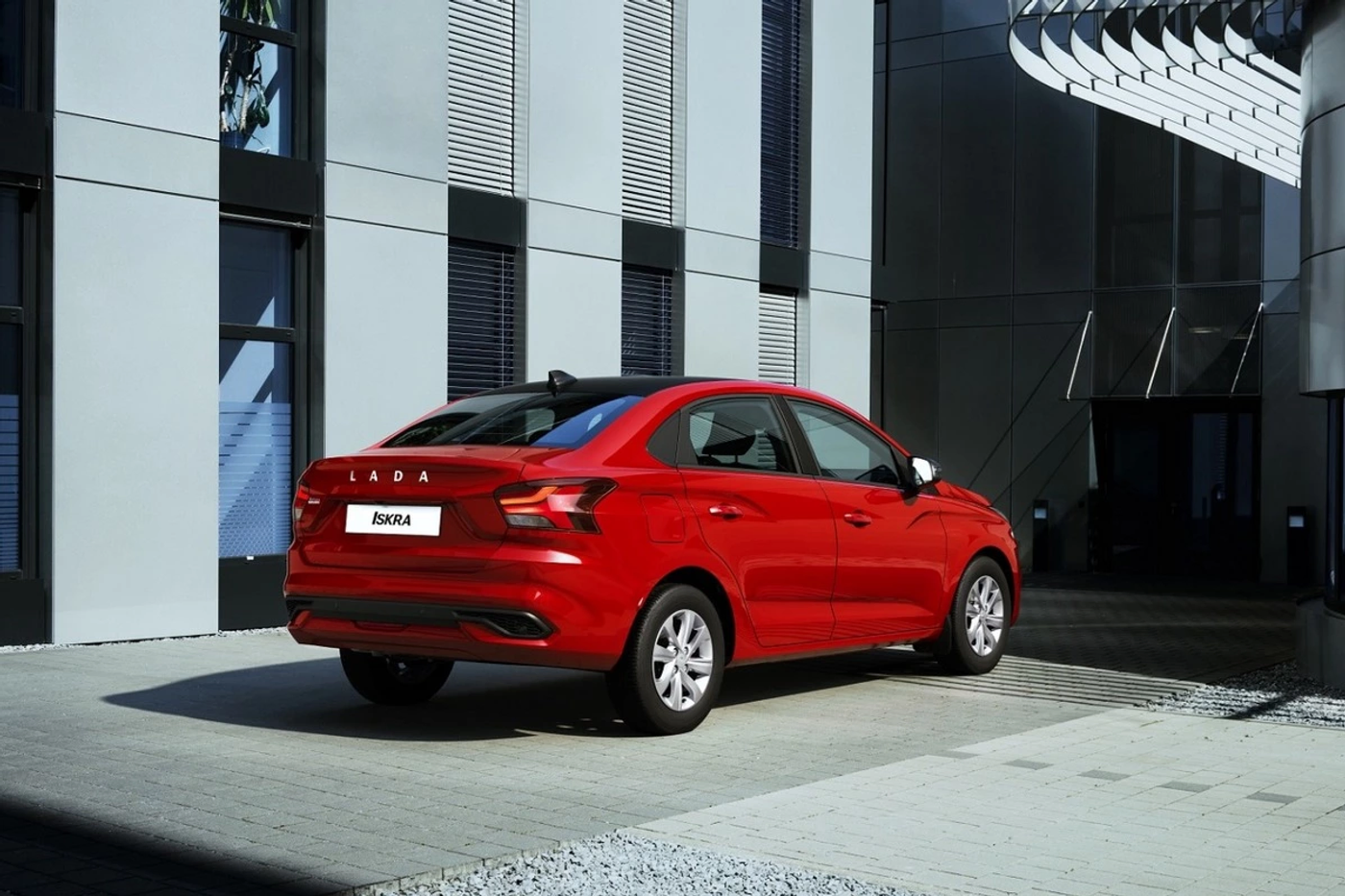 Вазовская Iskra: первый взгляд на новый седан Lada