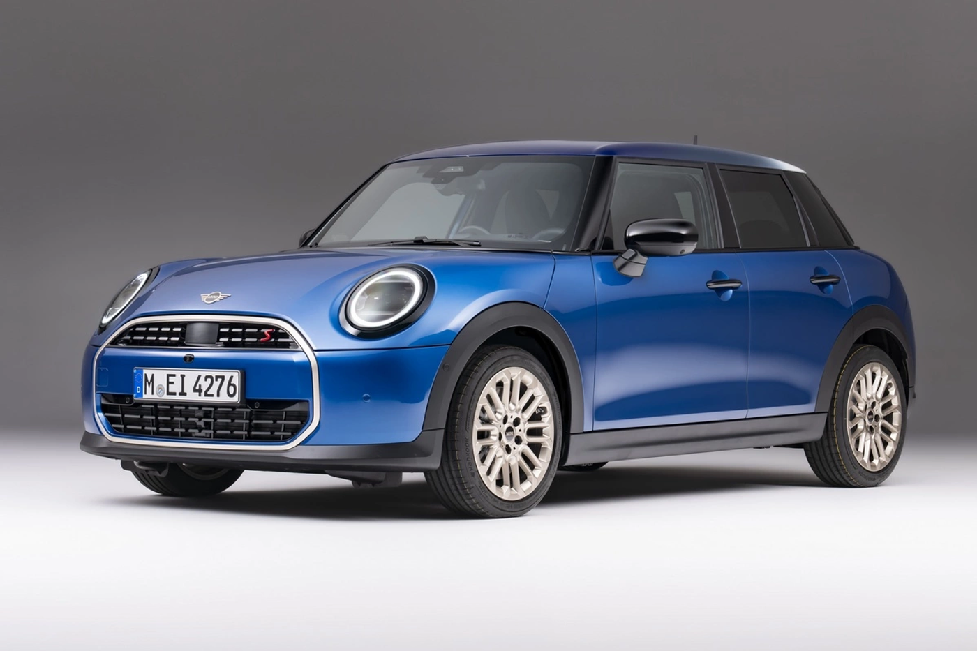 Пятидверный Mini Cooper: только бензиновые моторы
