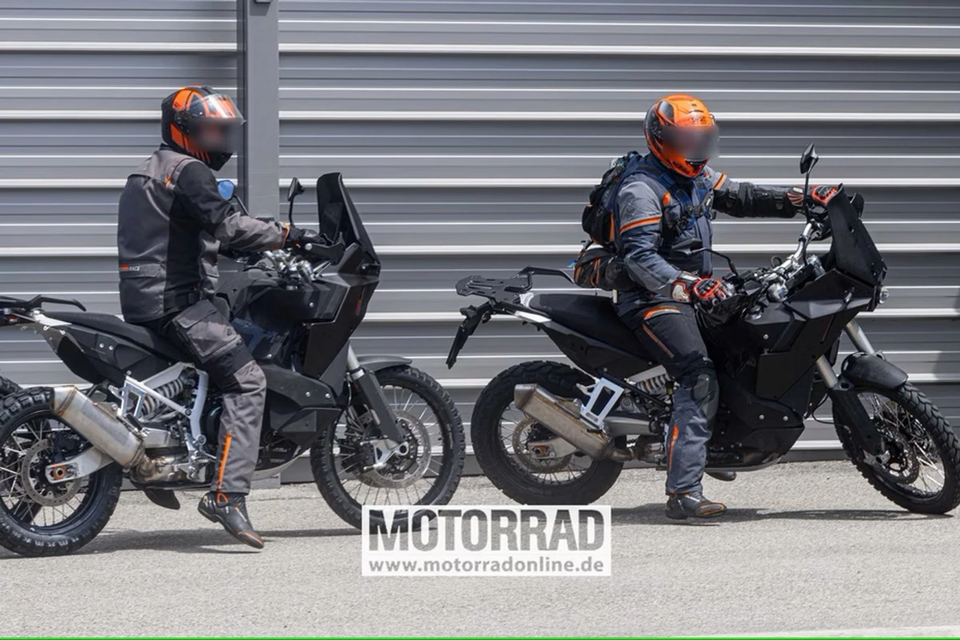 Новый KTM 990 Adventure получил ярко выраженный раллийный дизайн
