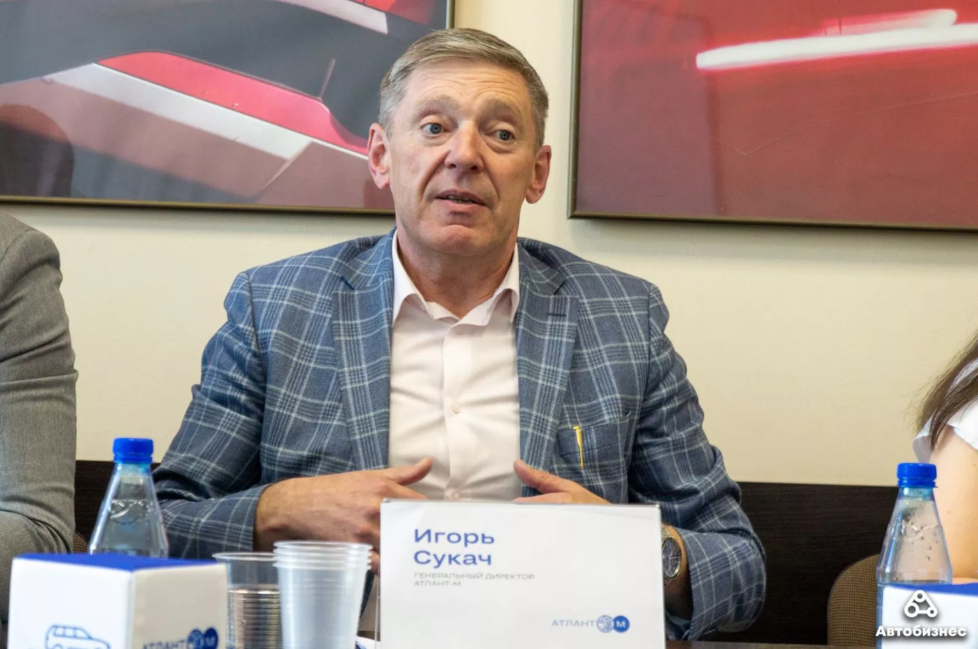 Доступный кроссовер и отсутствие очередей за Geely: о чем говорили на круглом столе в «Атлант-М»