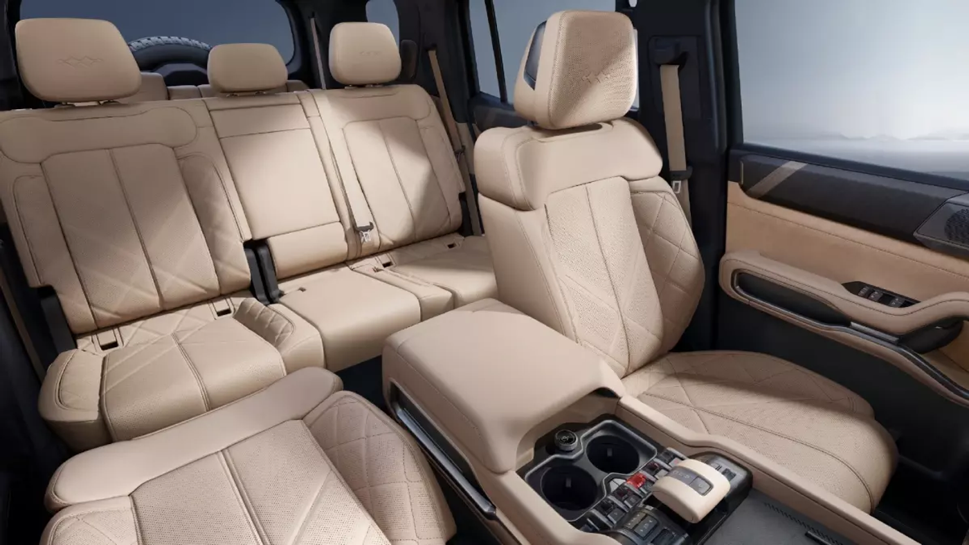 Компания BYD представила официальные изображения интерьера Bao 8