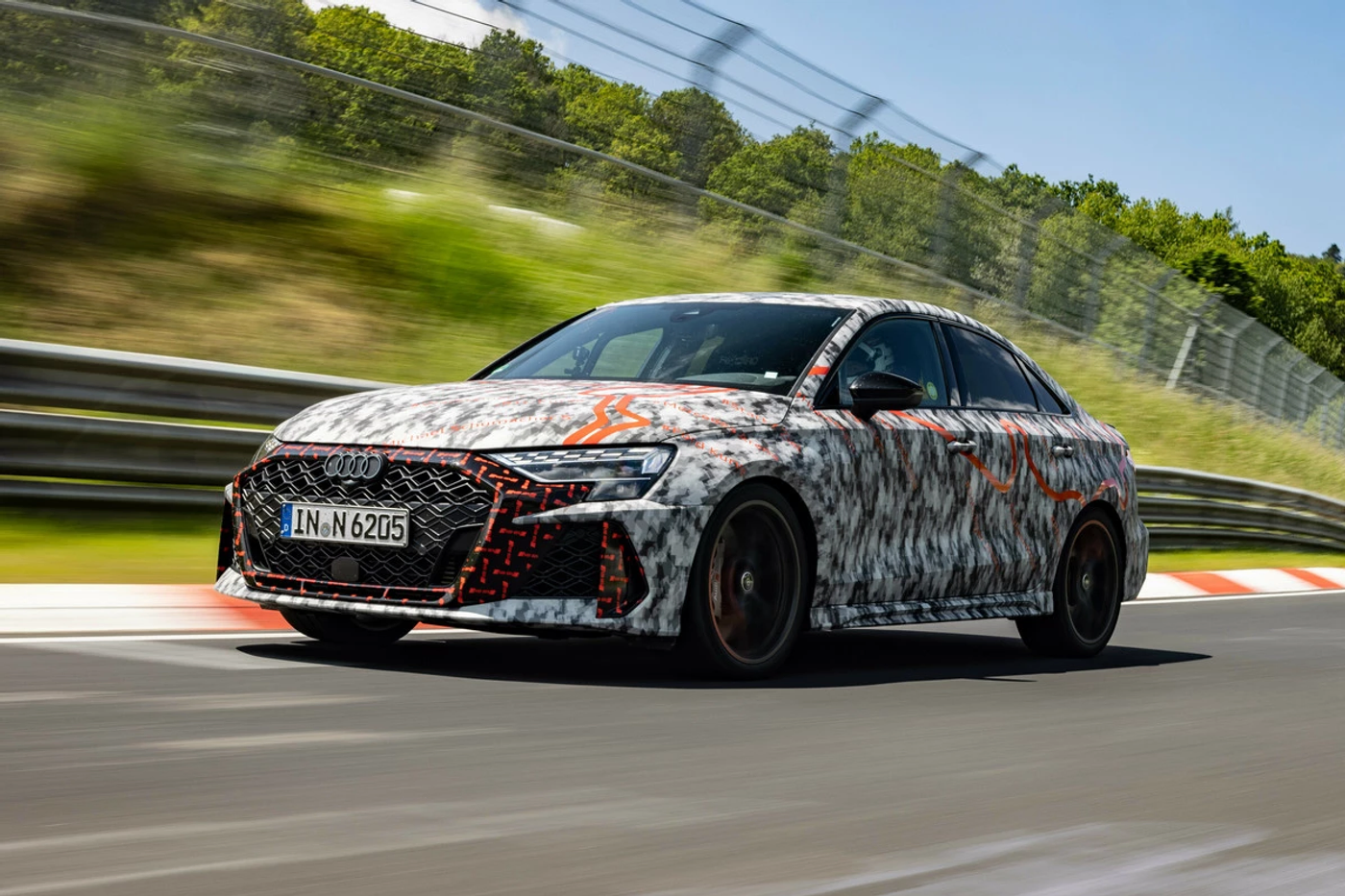 Видео: Audi RS3 стал новым рекордсменом «Нюрбургринга»