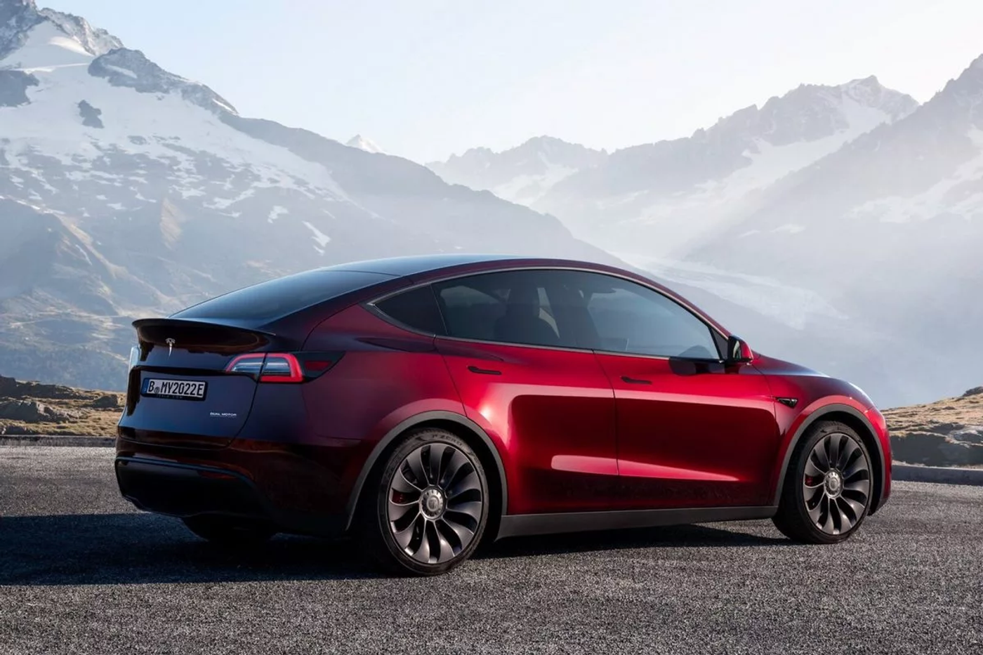 Уже не бестселлер: в Европе рухнули продажи Tesla Model Y