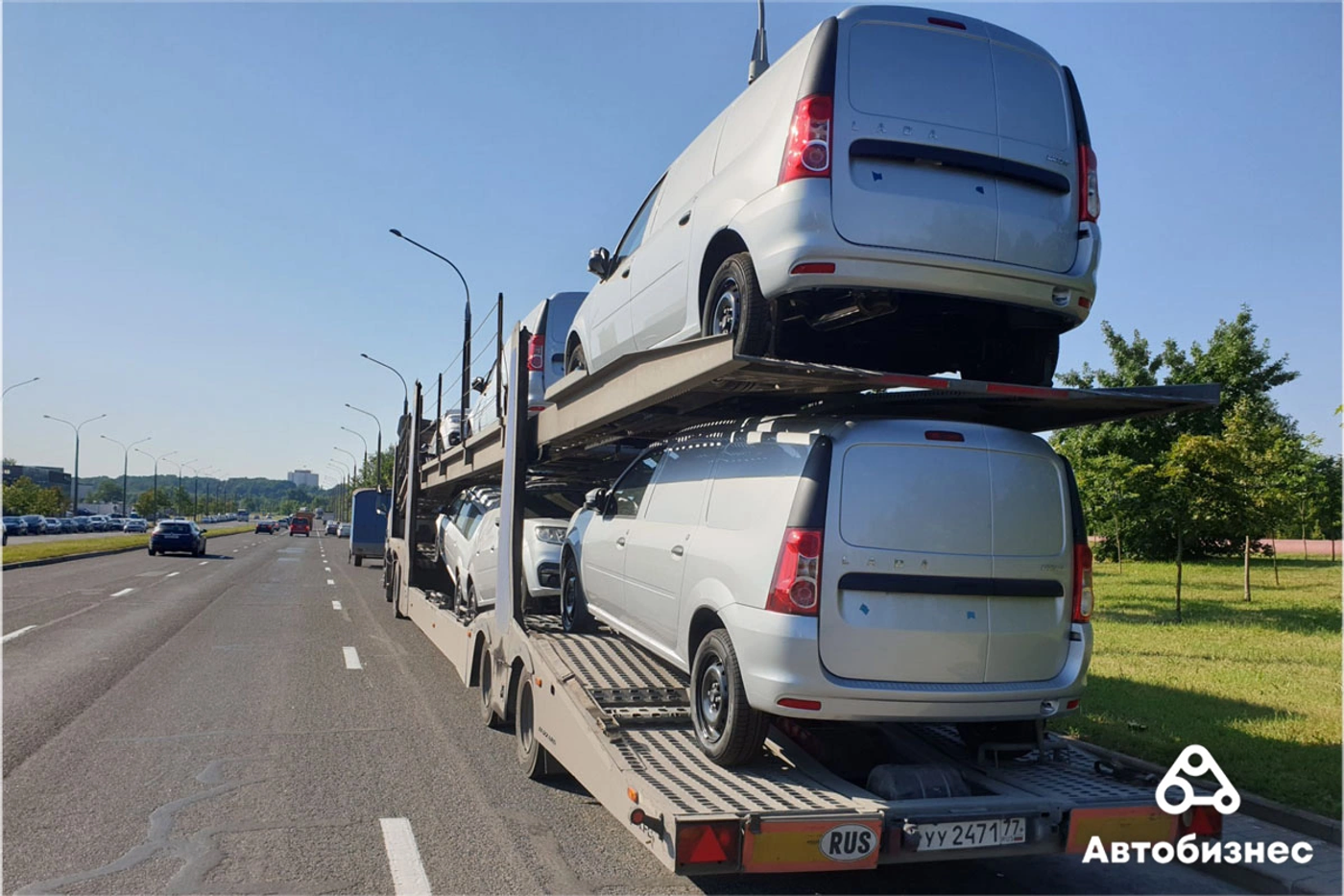 Фотофакт: автомобили LADA Largus ижевской сборки прибыли в Беларусь