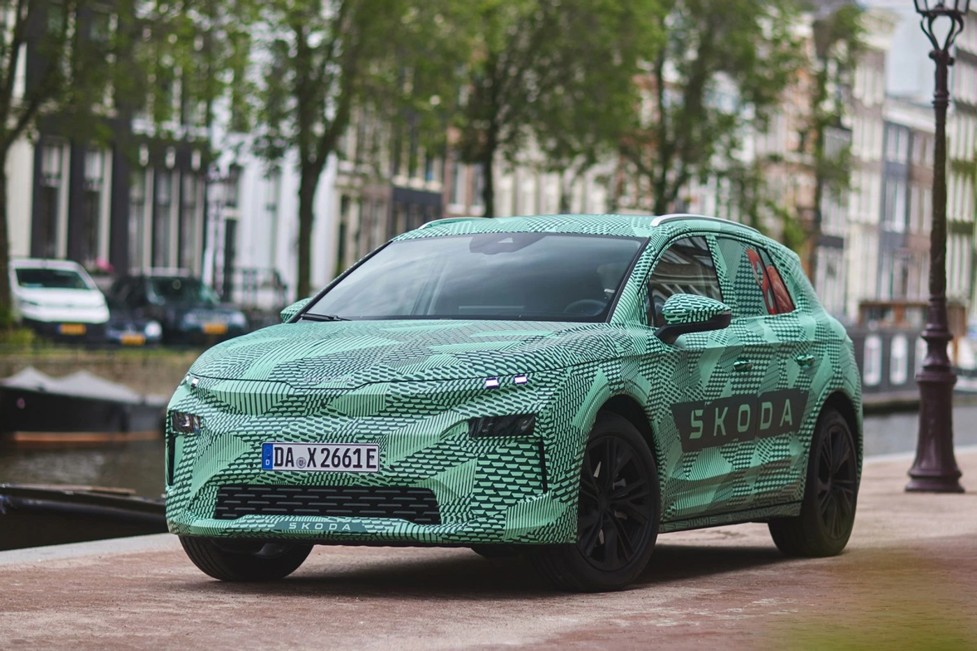 Кроссовер Skoda Elroq: пока в камуфляже, но с подробностями