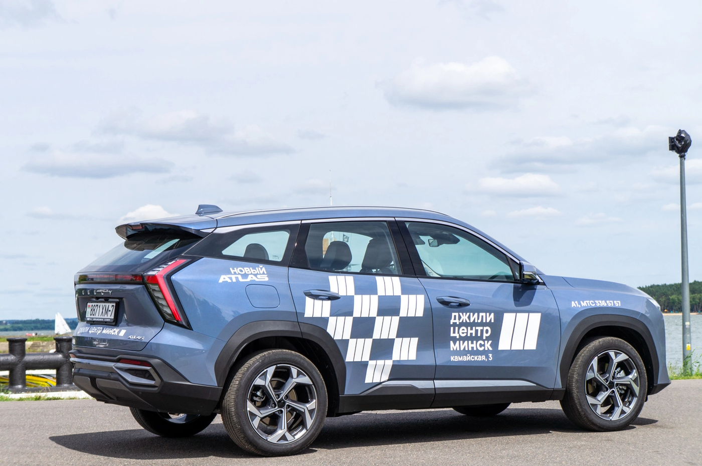 Черный экран: на что жалуются владельцы новых Geely Atlas