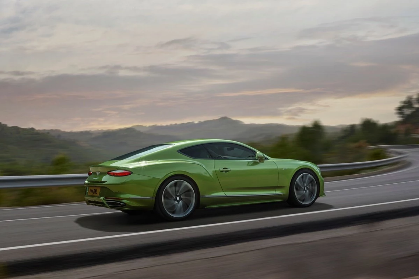 Bentley Continental GT: от мотора W12 к мощной гибридной установке