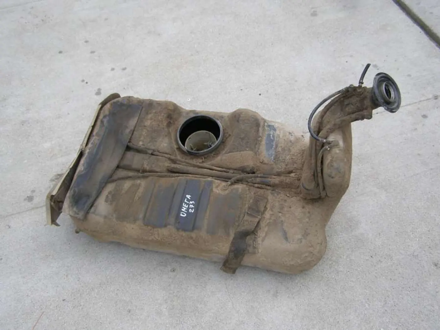 Бак топливный к Opel Omega 1997