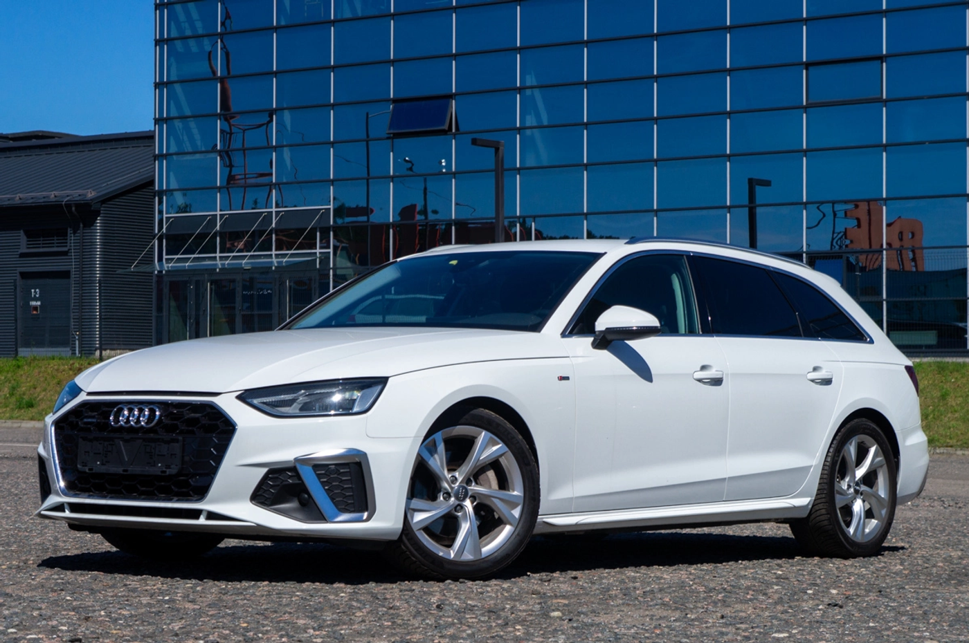 Расслабься и получай удовольствие: тест подержанной Audi A4 B9