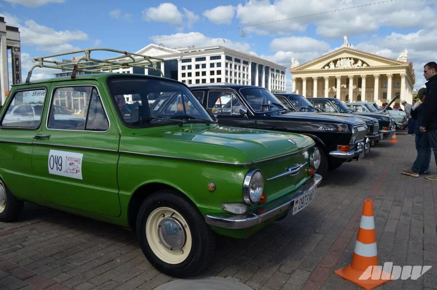 Автомобили из прошлого: что стоит за ярким фасадом владения ретротехникой