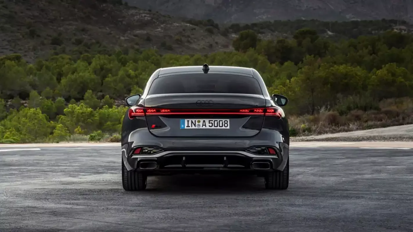Из прошлого в будущее: представлен Audi A5 2025 года с ДВС следующего поколения
