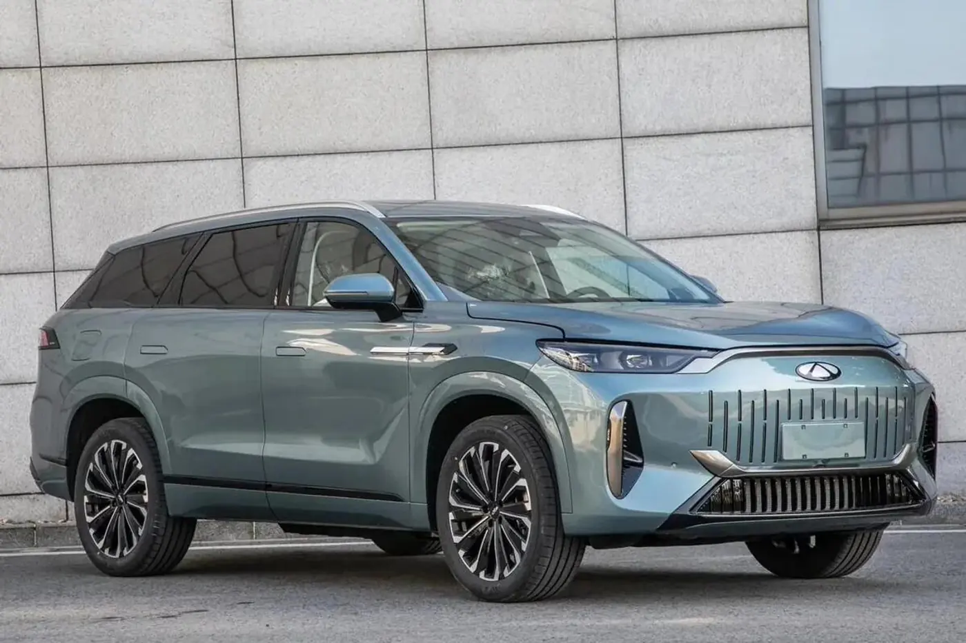 Chery создала конкурента BYD – гибридный Fulwin T10 с запасом хода больше 2100 км