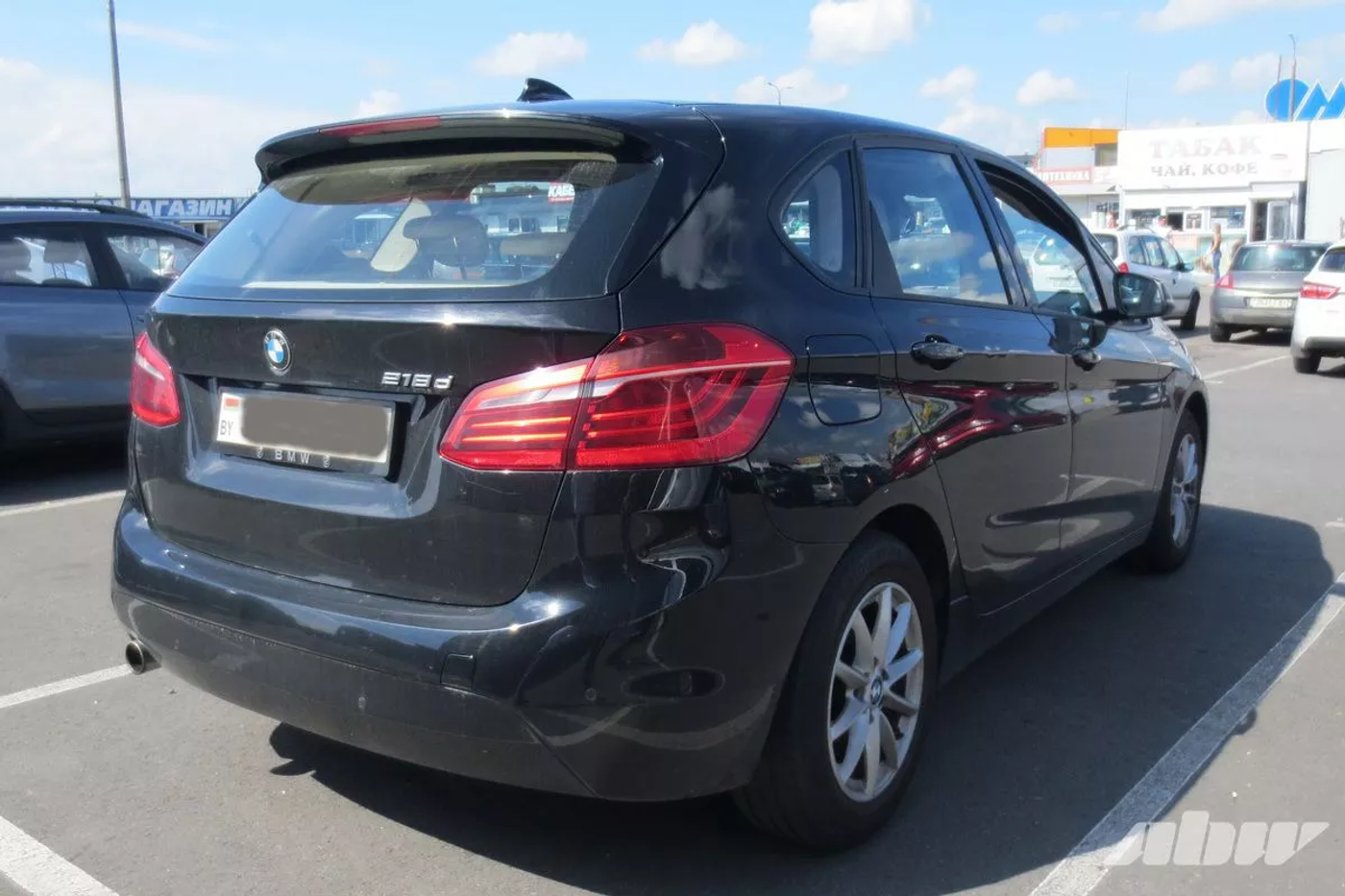 BMW_218d_сзади_справа