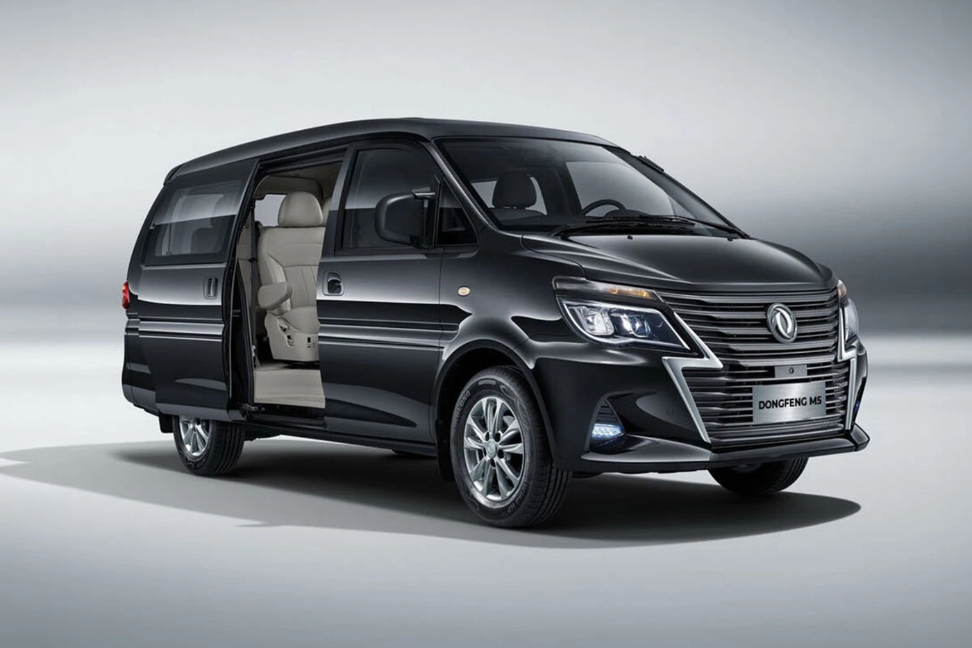 Еще одна революция? Легендарный микроавтобус Dongfeng M5 вышел на рынок Беларуси