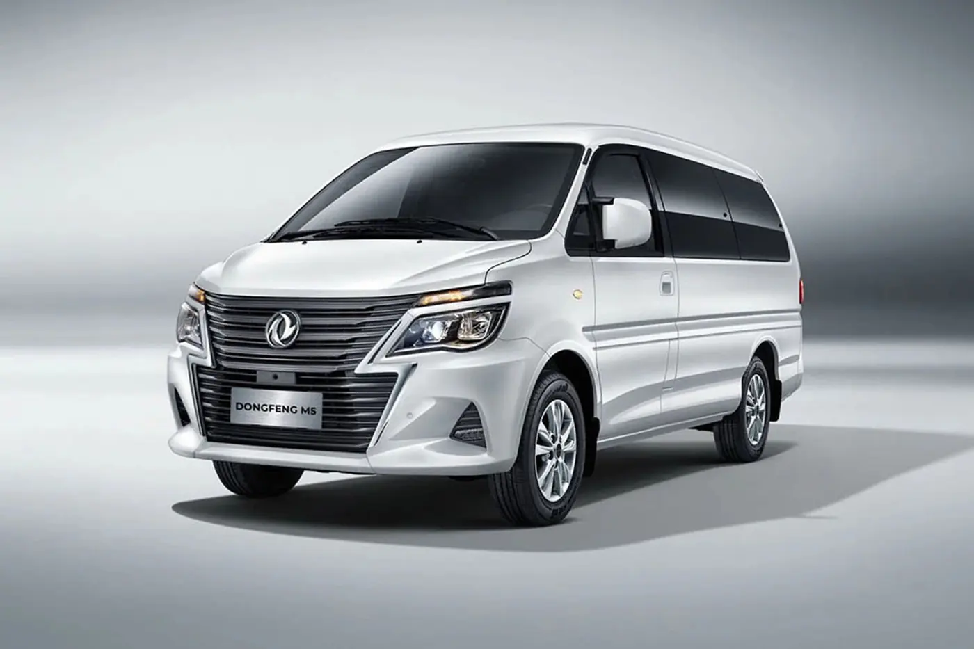 Еще одна революция? Легендарный микроавтобус Dongfeng M5 вышел на рынок Беларуси