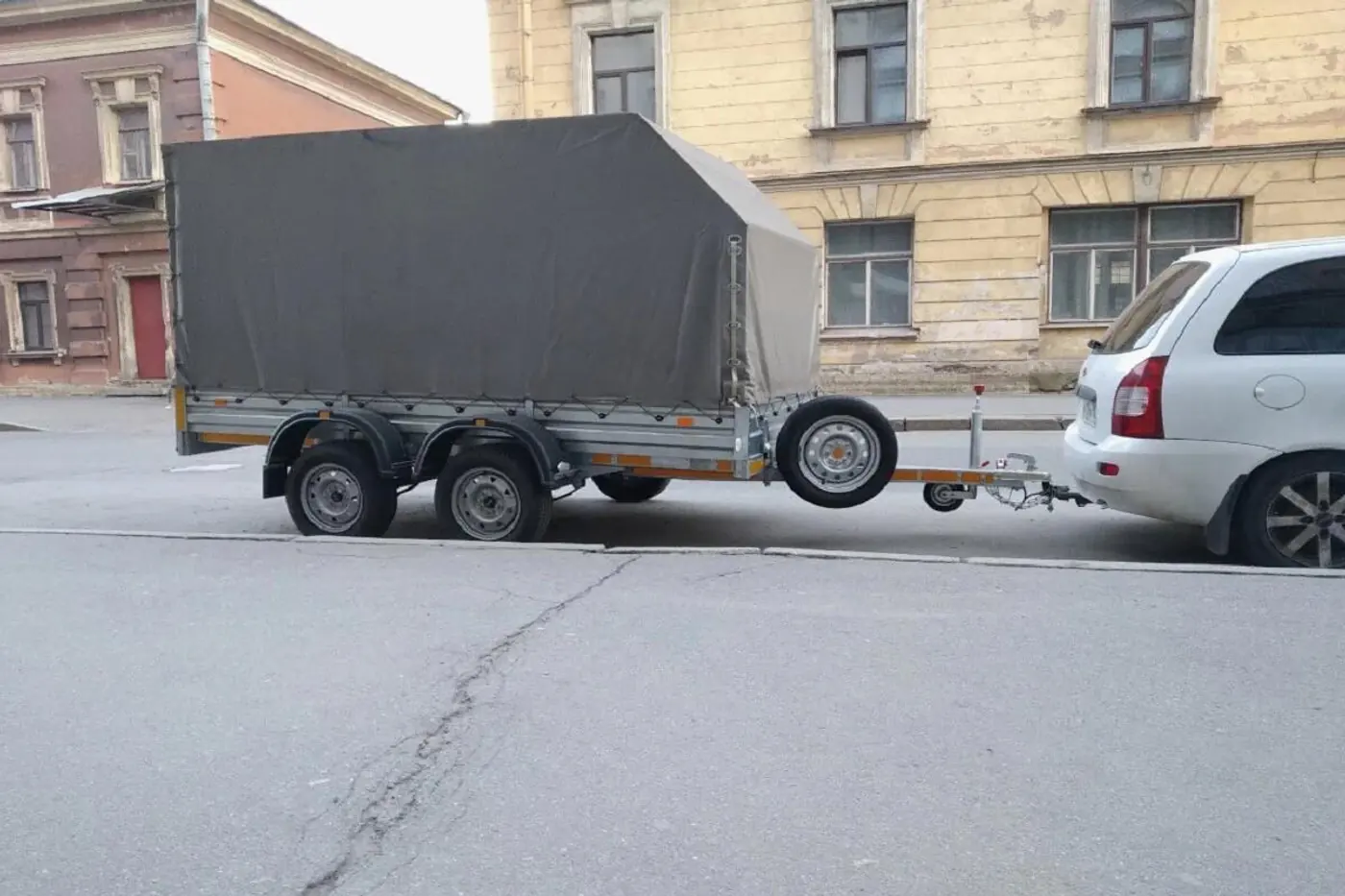 Тонкости формулировок: имел ли право водитель управлять машиной с прицепом