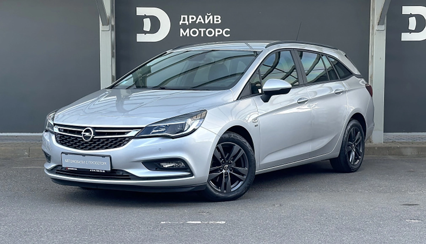К дилеру – за почти новым авто: «ДрайвМоторс» – о нюансах покупки за 160 рублей в месяц