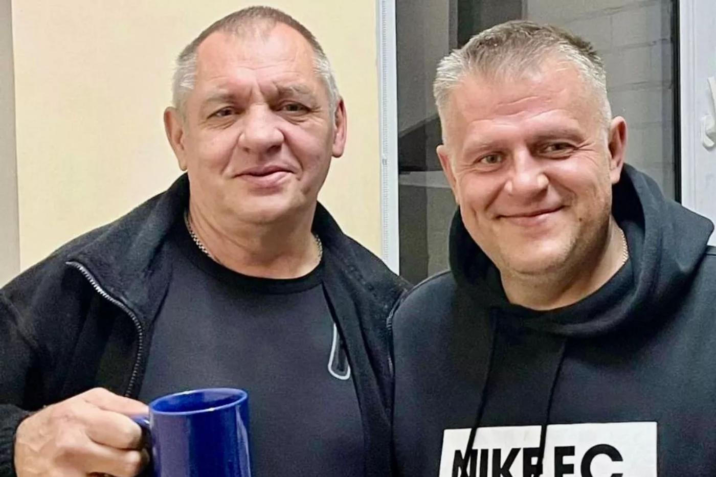 «Ведро с мотором», разговоры с рулем и прогулки по Парижу – история про будни дальнобоя