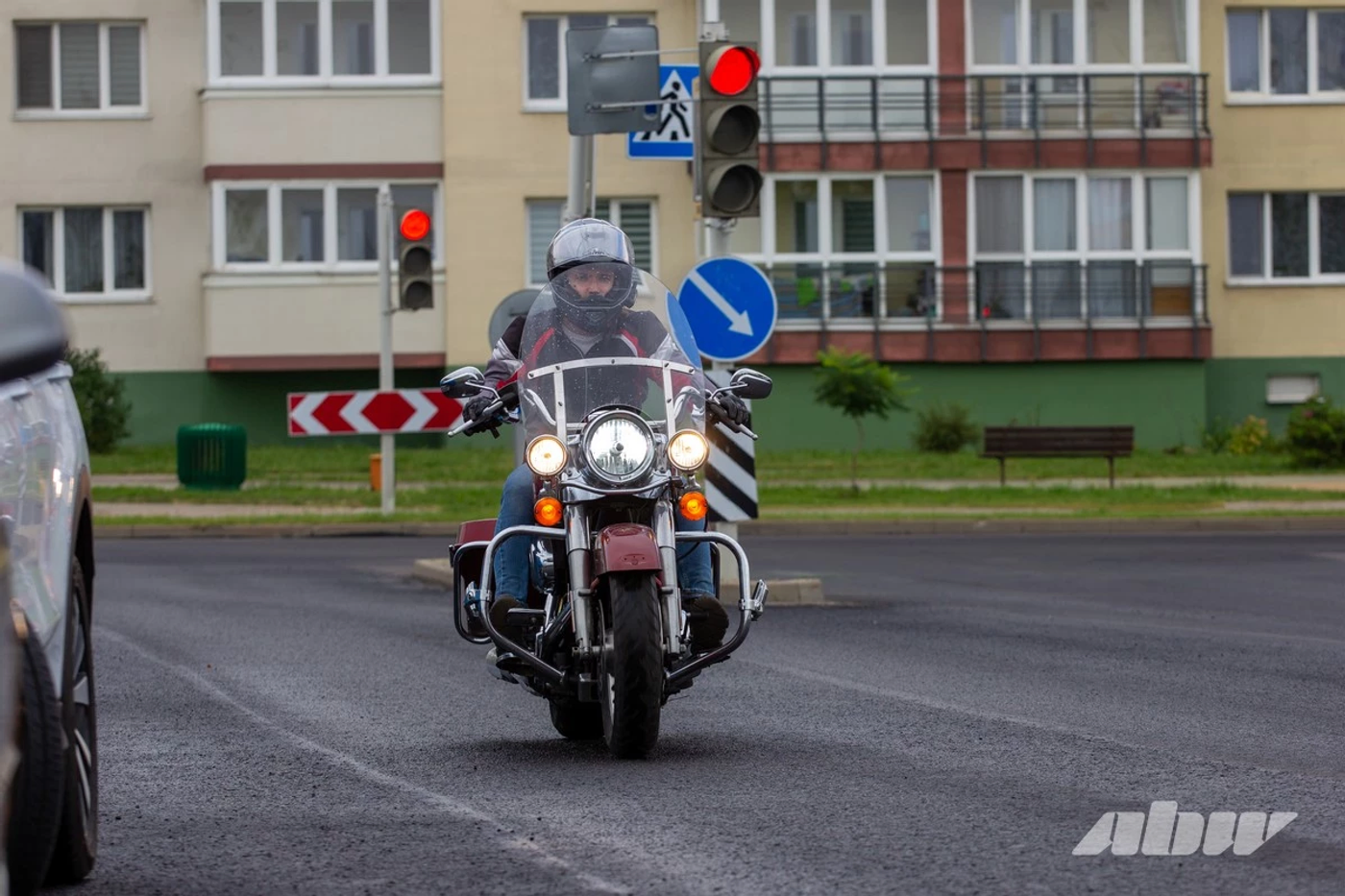 «Этот мотоцикл – большая мамочка»: история покупки Harley Davidson Road King из США