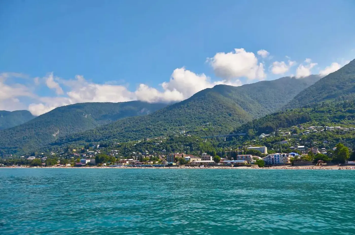 В Абхазию – на машине: 5200 км, пробки, коровы на дорогах, море и море впечатлений