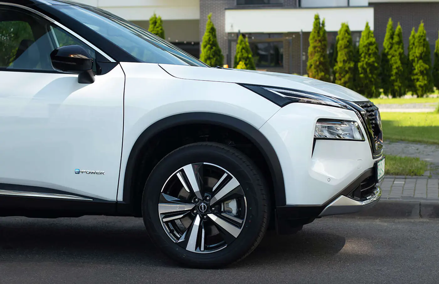 Высокий спрос из-за низких цен: дилер продает новые Nissan от 300 рублей в месяц