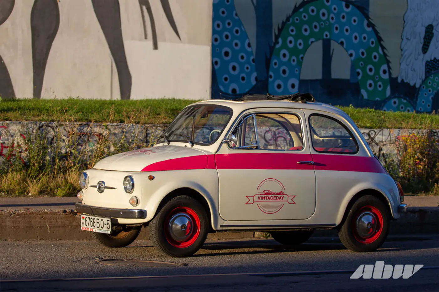 «Ему 53 года, но все же это иномарка»: история пригона и эксплуатации Fiat 500 в Беларуси