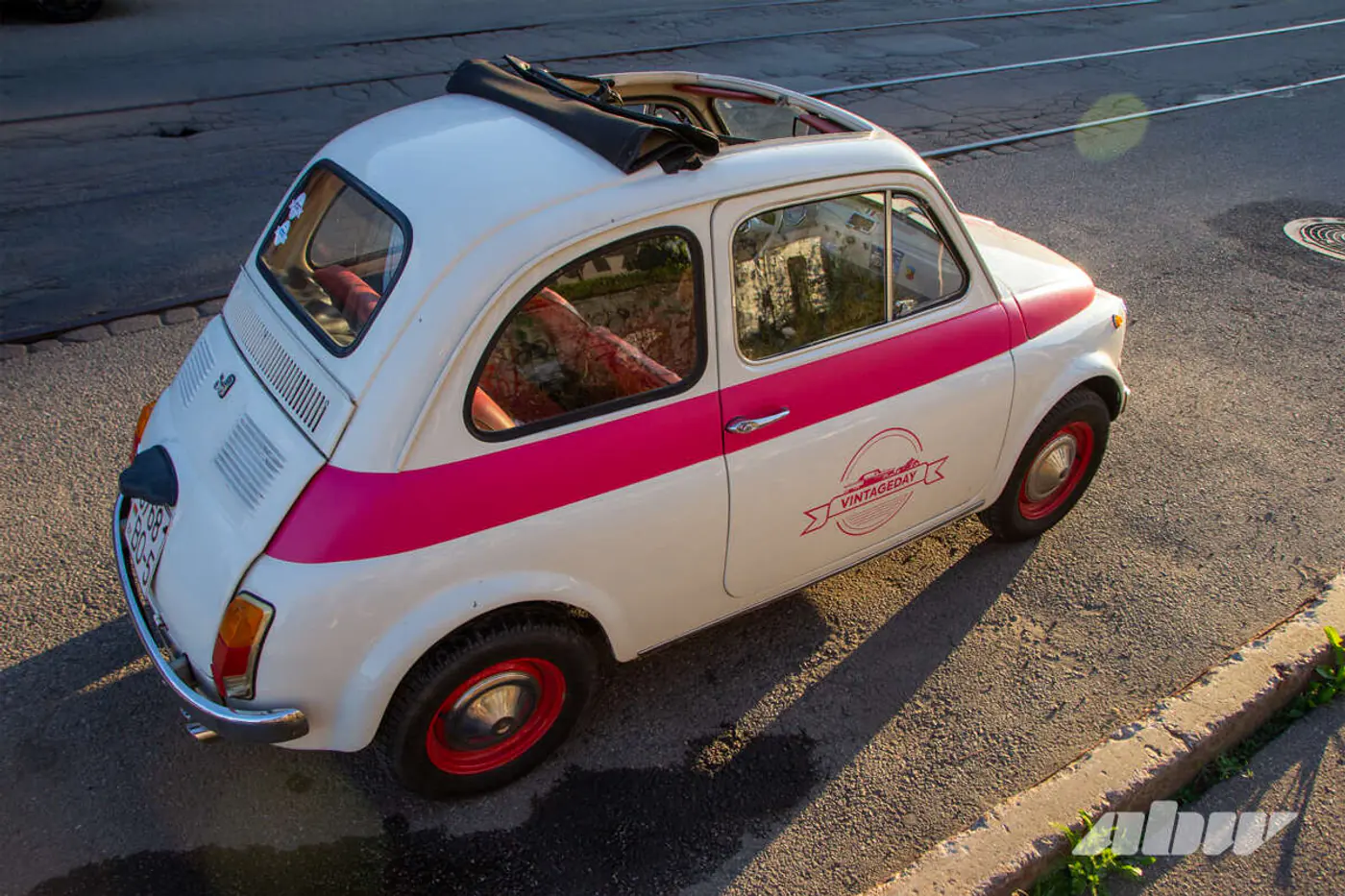 «Ему 53 года, но все же это иномарка»: история пригона и эксплуатации Fiat 500 в Беларуси