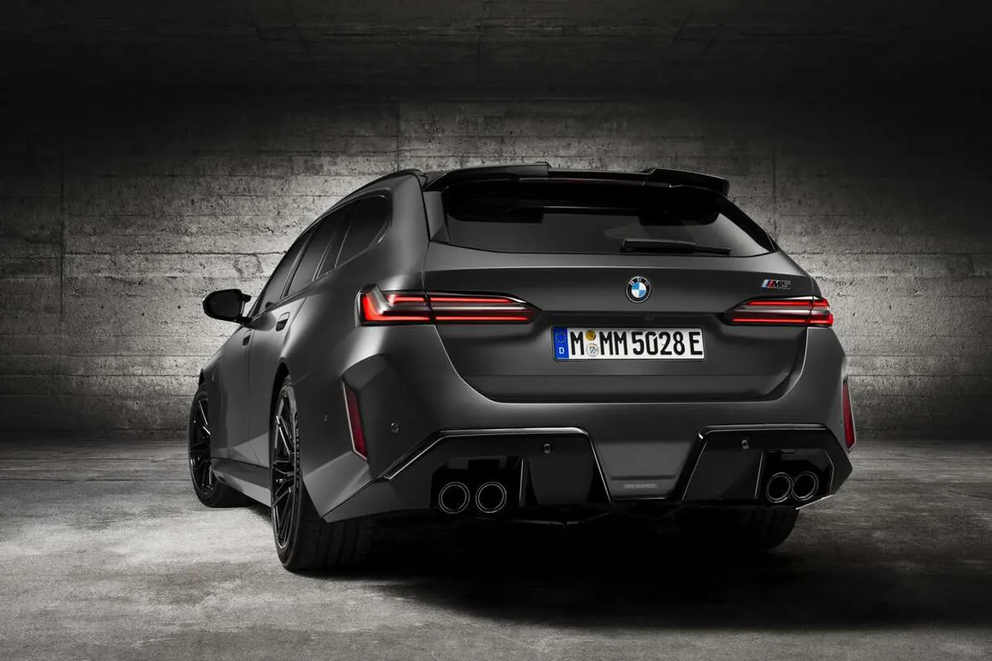Возвращение мощного «сарая»: BMW M5 снова предложен в кузове универсал